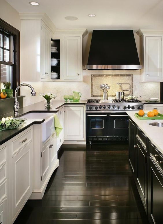 Black wooden floor kitchen idea #kitchen #kitchendesign #floor #wooden #decoratingideas #homedecor #interiordecorating #decorhomeideas