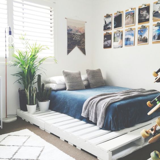Nice pallet bed design idea #pallet #diy #pallets #furniture #makeover #repurpose #wooden #wood #decoratingideas #decorhomeideas