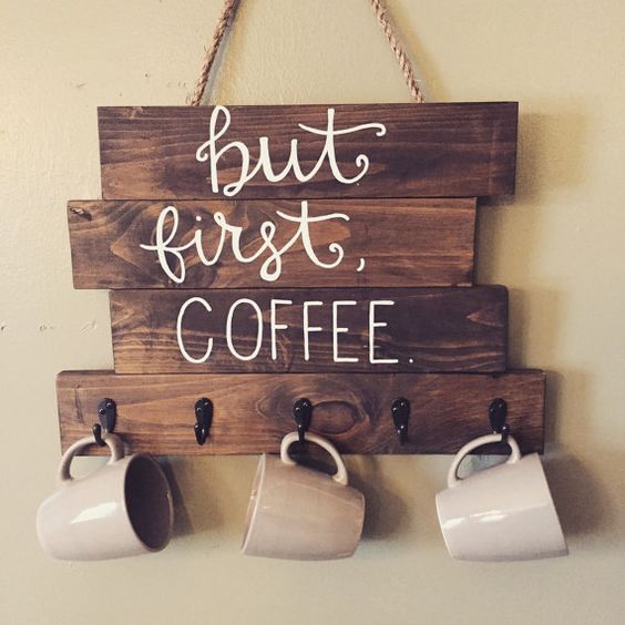 Pallet made cup holder idea #pallet #diy #pallets #furniture #makeover #repurpose #wooden #wood #decoratingideas #decorhomeideas