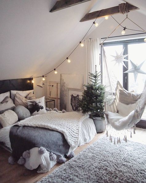 Shabby chic teenage girl bedroom ideas #teengirlbedroom #girlbedroom #teenbedroom #bedroom #homedecor #decorhomeideas