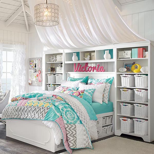 Turquoise and white teenage girl bedroom with built-in storage #teengirlbedroom #girlbedroom #teenbedroom #bedroom #homedecor #decorhomeideas