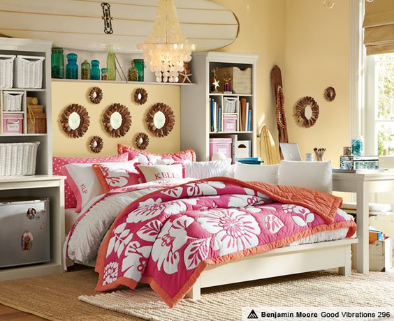 Warm colors painted teenage girl bedroom #teengirlbedroom #girlbedroom #teenbedroom #bedroom #homedecor #decorhomeideas