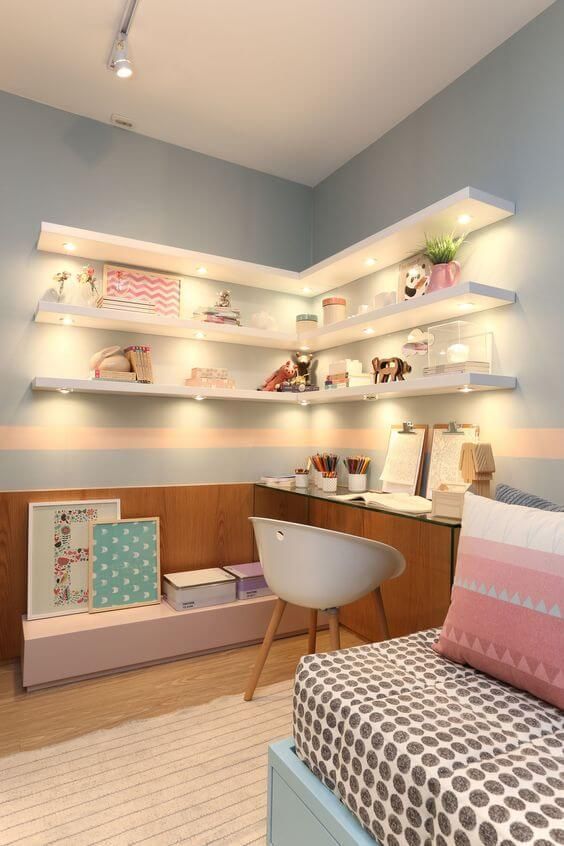 Teenage girl bedroom design with floating shelves #teengirlbedroom #girlbedroom #teenbedroom #bedroom #homedecor #decorhomeideas