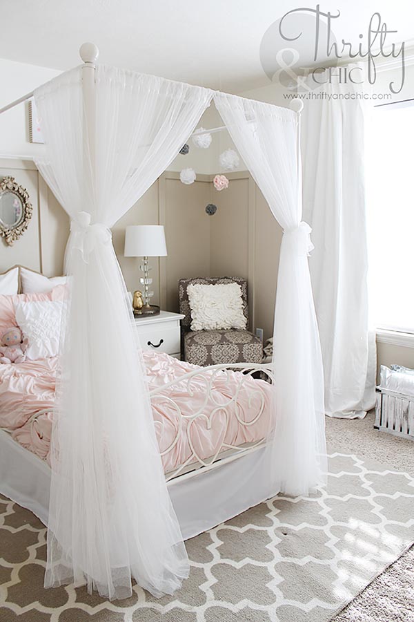 Teenage girl bedroom with canopy #teengirlbedroom #girlbedroom #teenbedroom #bedroom #homedecor #decorhomeideas