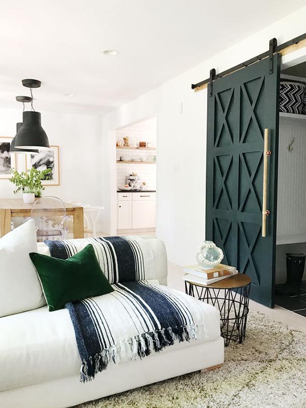 Black bedroom barn door #barndoor #bedroom #interior #homedecor #decorhomeideas