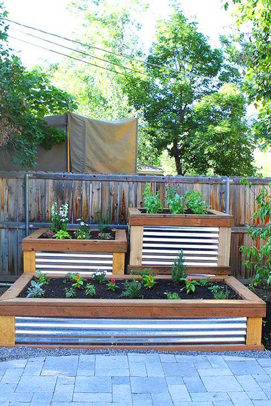 Patio alike flower bed #tieredplanter #flowerplanter #planter #flowerpot #decorhomeideas