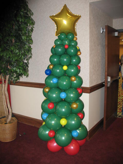 Balloon Christmas Tree #Christmas #Christmastree #homemade #DIY #Christmasdecor #decorhomeideas
