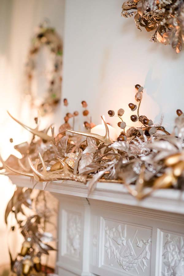 Rose Gold Christmas Mantel Decoration #rosegold #Christmas #Christmasdecor #rosegolddecor #decorhomeideas
