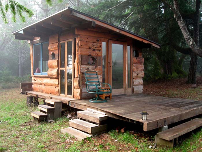 Deep Woods Tiny Cabin #cabin #loghouse #tinyhouse #decorhomeideas
