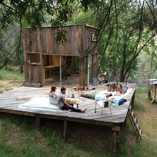 Tiny House With Big Deck #cabin #loghouse #tinyhouse #decorhomeideas