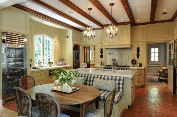 Farmhouse Kitchen Island With Built-in Seating #kitchen #island #decorhomeideas