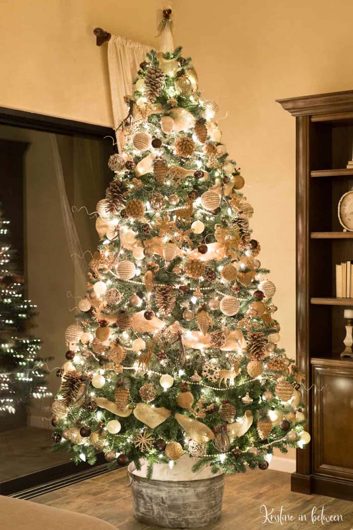 DIY Rustic Christmas Tree #Christmas #rustic #diy #decorhomeideas