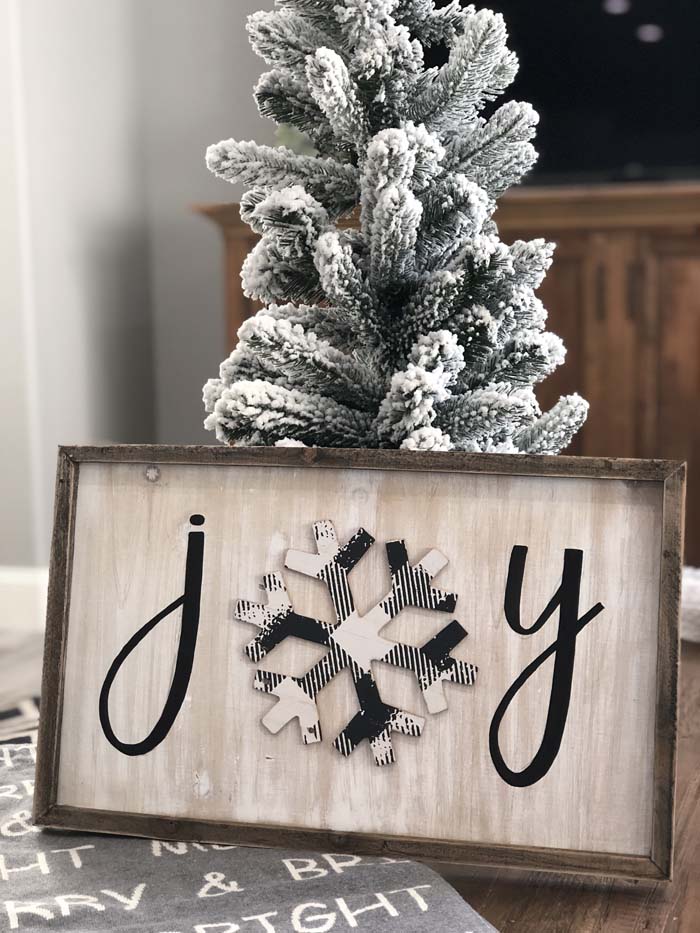 Joy Rustic Christmas Sign #Christmas #rustic #diy #decorhomeideas