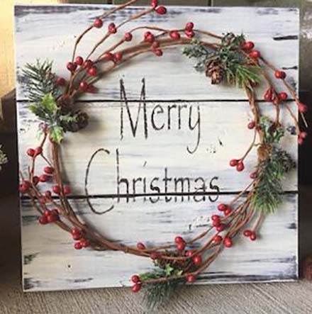 White Chalk Paint Rustic Christmas Sign #Christmas #rustic #diy #decorhomeideas