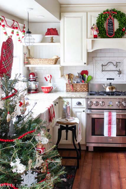 Kitchen Themed Christmas Tree #Christmas #kitchen #decoration #decorhomeideas