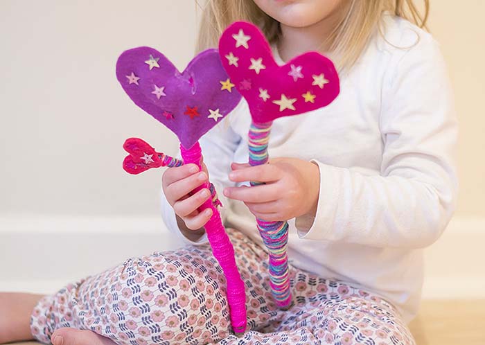 Felt Heart Fairy Wands #valentine #crafts #kids #decorhomeideas