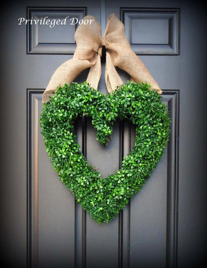Heart Shaped Faux Boxwood Wreath #valentine #diy #wreaths #decorhomeideas