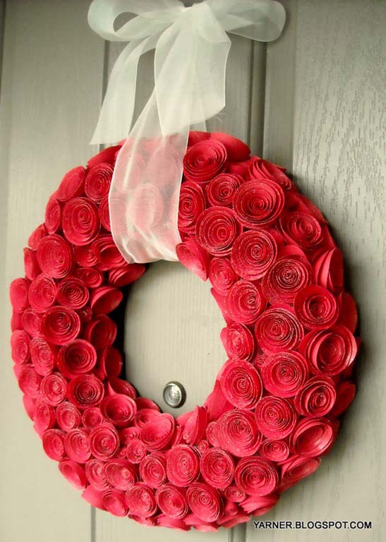 Rose Wreath Tutorial #valentine #diy #wreaths #decorhomeideas