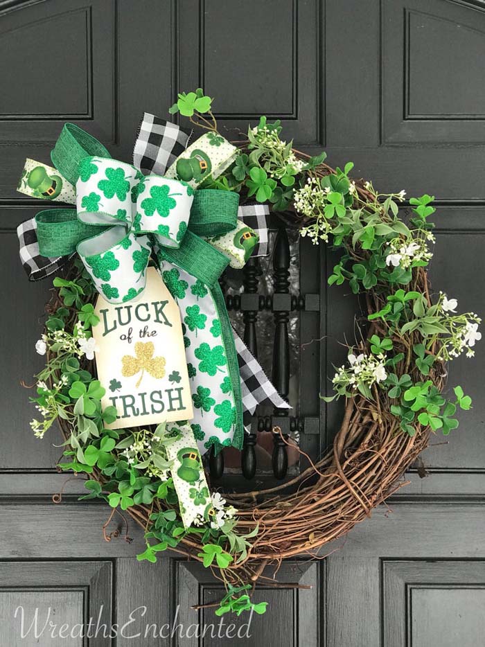 St Patrick Green Wreath Shamrock #stpatrick #diy #wreath #decorhomeideas