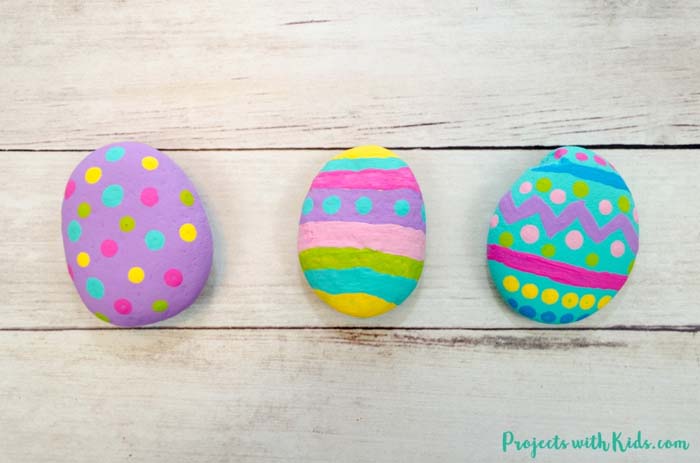 Easter Egg Painted Rocks #easter #diy #dollarstore #crafts #kids #decorhomeideas