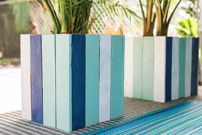 Coastal Colors Painted Wood Planter Boxes #diy #planter #wood #flower #pallet #decorhomeideas