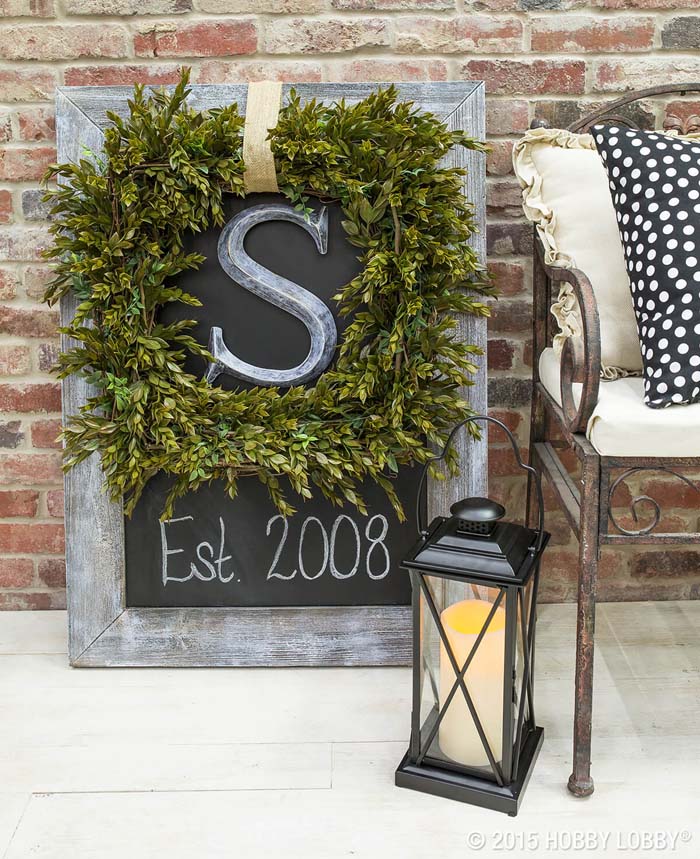 Boxwood Wreath With Monogram #diy #porch #sign #decorhomeideas