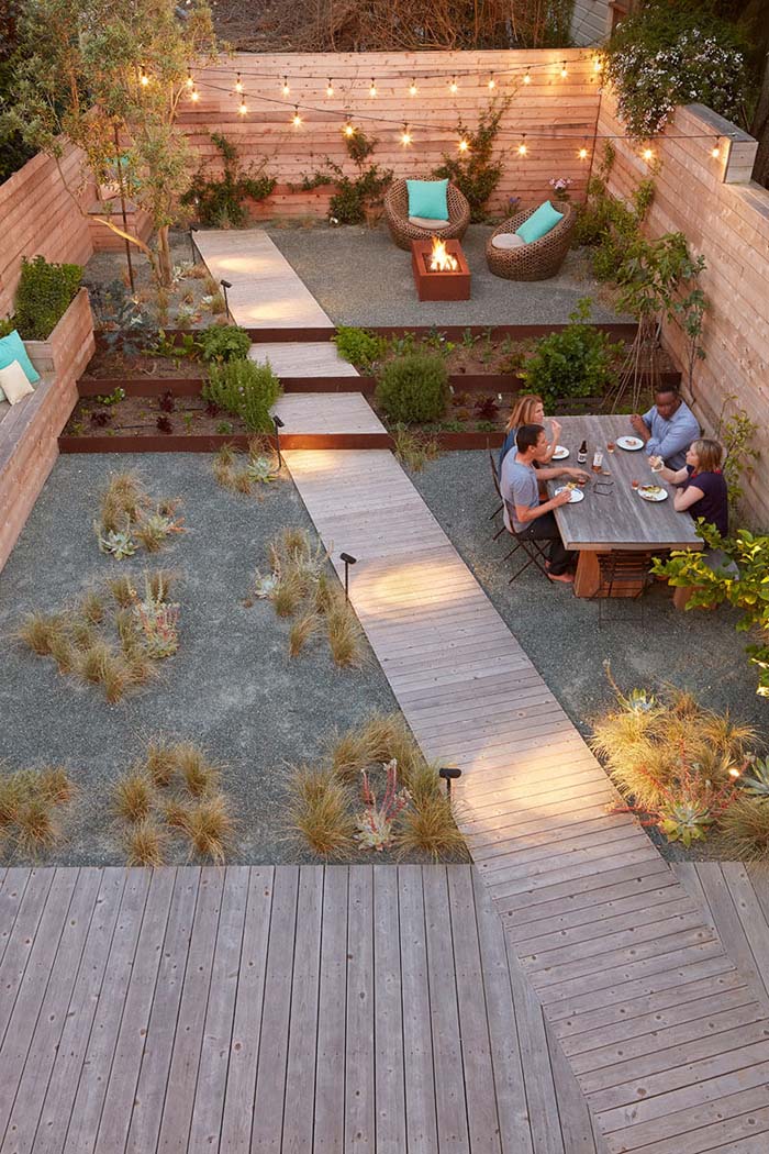 Whimsical Waves Using Ombré Stone Pattern #diy #pathway #walkway #garden #decorhomeideas