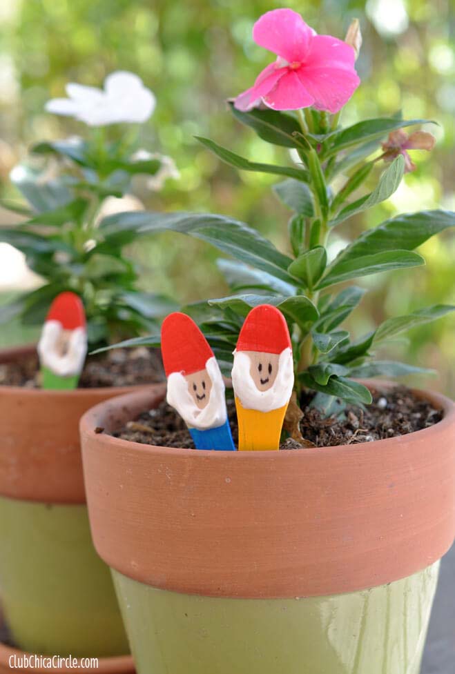 Garden Gnome Craft Sticks DIY #diy #paint #garden #decorations #decorhomeideas