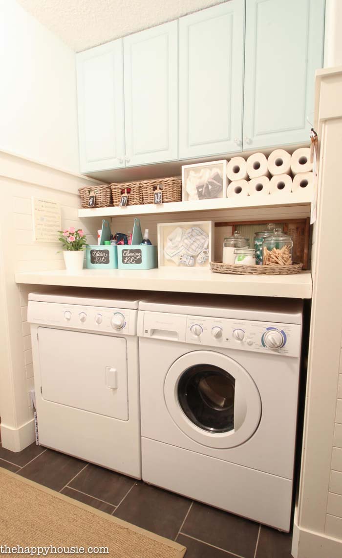 Aqua Themed Laundry Room #laundryroom #small #design #decorhomeideas