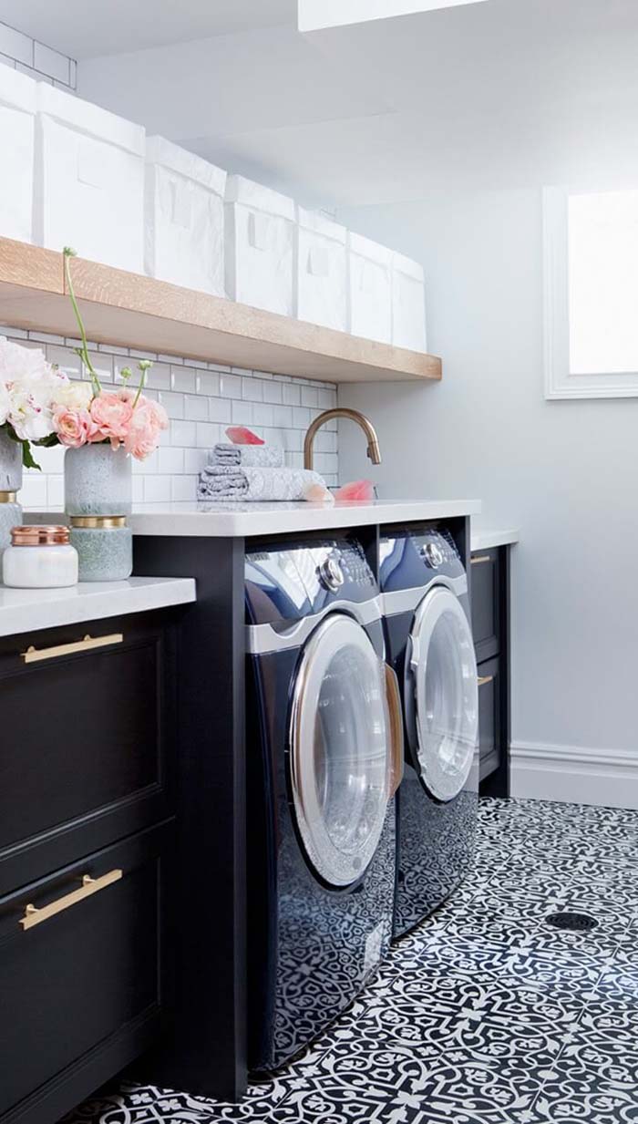 Black White Pink Laundry Room #laundryroom #small #design #decorhomeideas