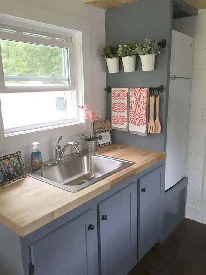 Bright Crisp and Clean #small #kitchen #design #decorhomeideas