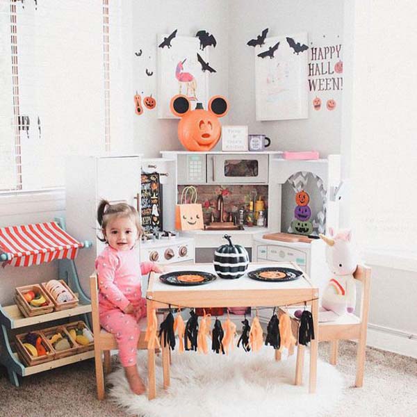 Corner Halloween Playroom Decor #halloween #kidsroom #nursery #decorhomeideas