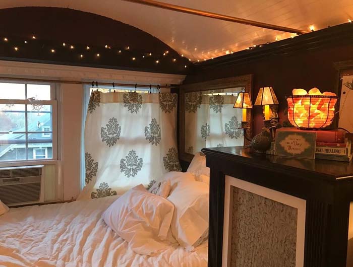 Cozy and Simple Halloween Room Decor #halloween #kidsroom #nursery #decorhomeideas
