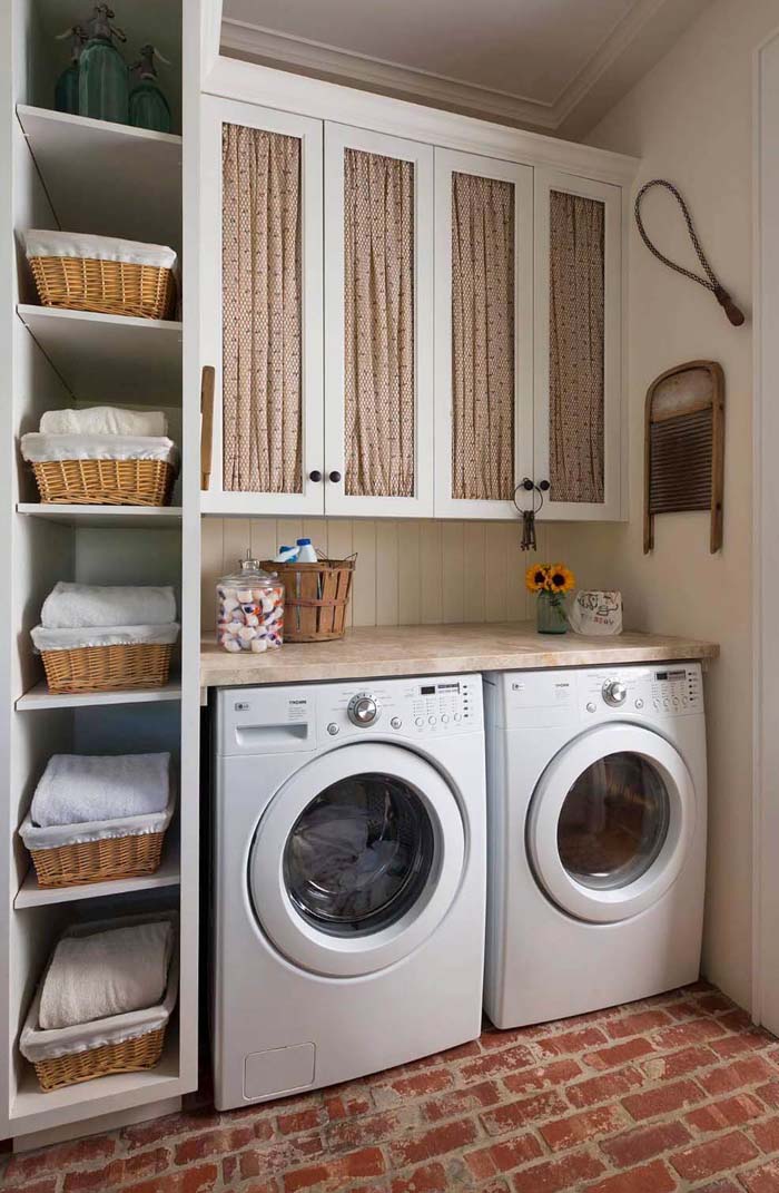 Old-fashioned Meets Modern Laundry Room Design #laundryroom #small #design #decorhomeideas
