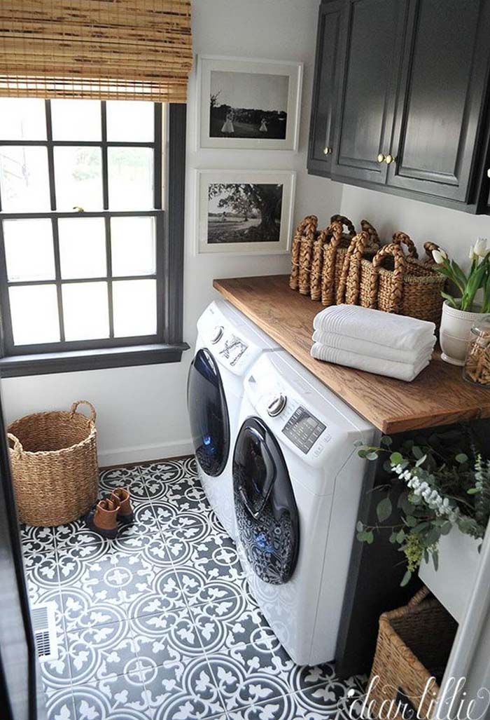 Pretty French Provincial Laundry Room #laundryroom #small #design #decorhomeideas