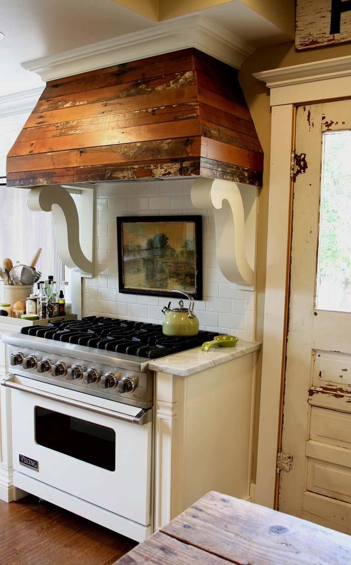 Reclaimed Wood and Scroll Range Hood #corbel #decoration #decorhomeideas