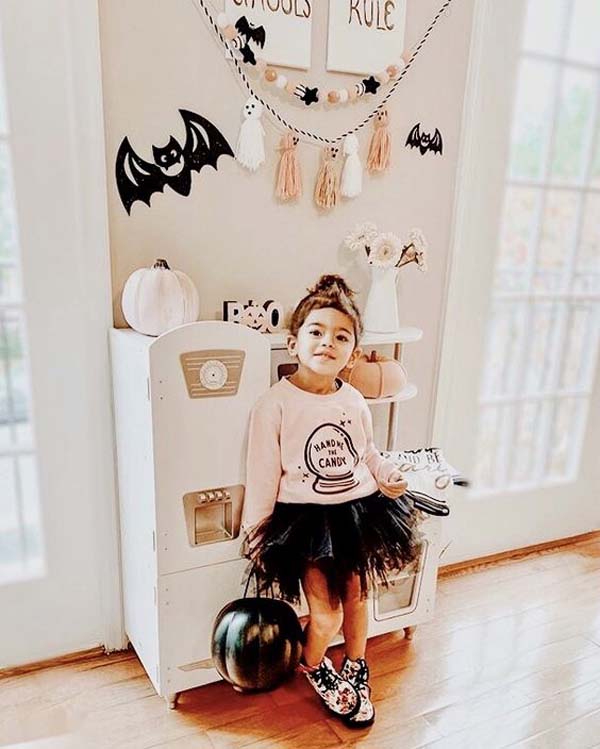 Vintage Halloween Play Kitchen Decor #halloween #kidsroom #nursery #decorhomeideas