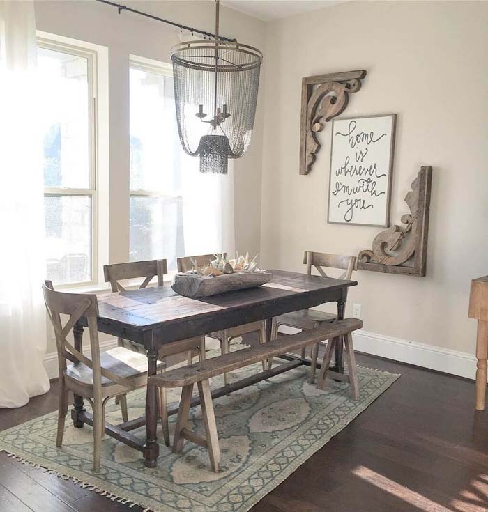 Wall-Mounted Molding as a Frame #corbel #decoration #decorhomeideas