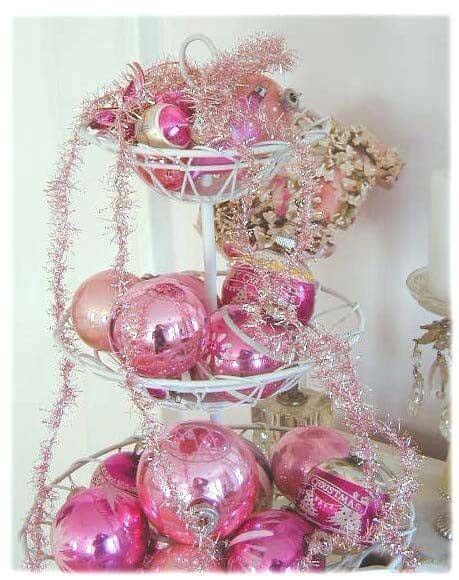 Vintage Pink Tinsel Garland #Christmas #tinsel #diy #decorhomeideas