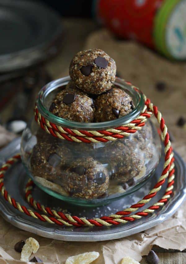 Gingerbread Chocolate Chip Bites #Christmas #treats #decorhomeideas
