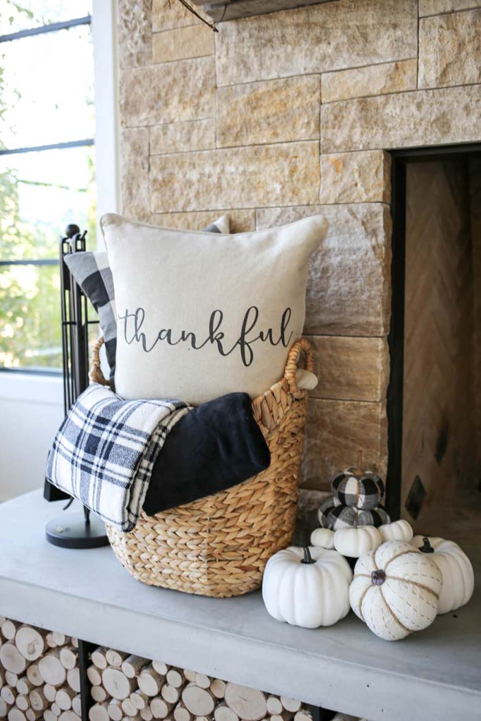 8. Cozy and Thankful to Be Home #thanksgiving #decor #decorhomeideas