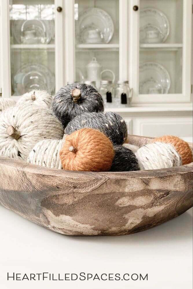 48. Yarn Pumpkin Filled Wooden Bowl #thanksgiving #decor #decorhomeideas