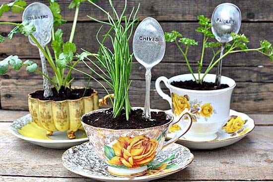 DIY Stamped Spoon Plant Markers #decorhomeideas