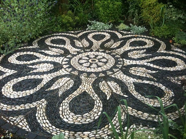 Another Combination Between White and Black Stone Path