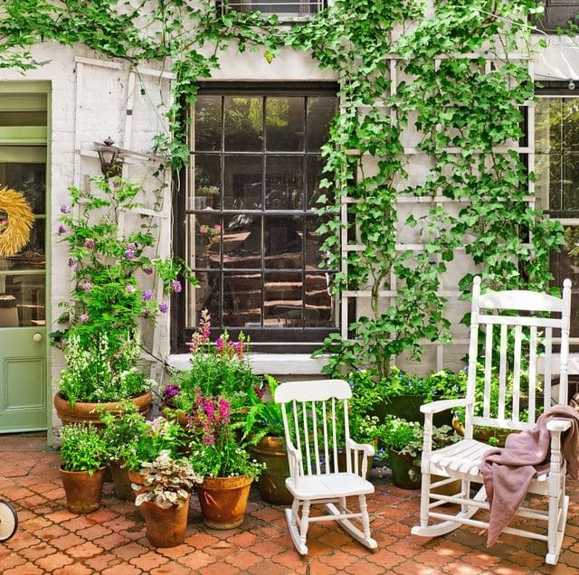 Some Flowerpots And Vines Are Enough To Bring Green Life To Your House