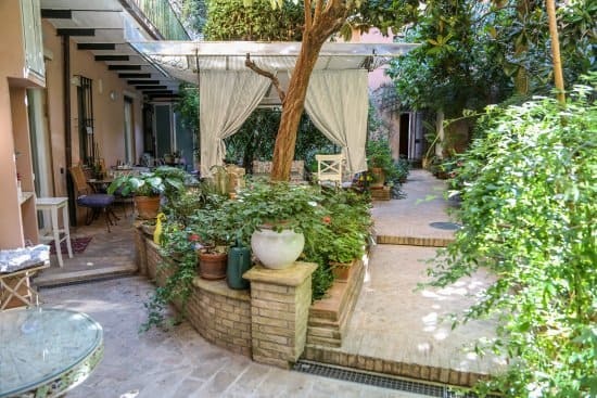Create A Beautiful Garden In Front Of Your Home