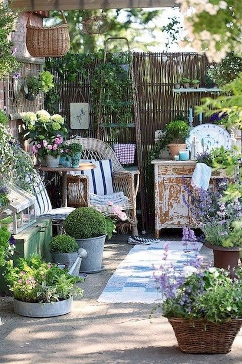 Shabby Chic Small Patio