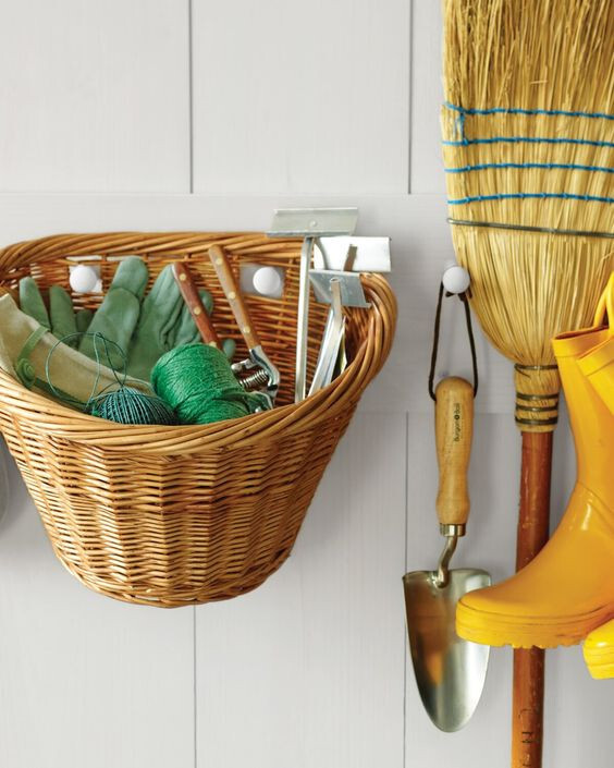 Set Up The Basket In The Garden