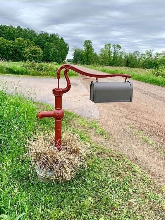 Waterpump Mailbox