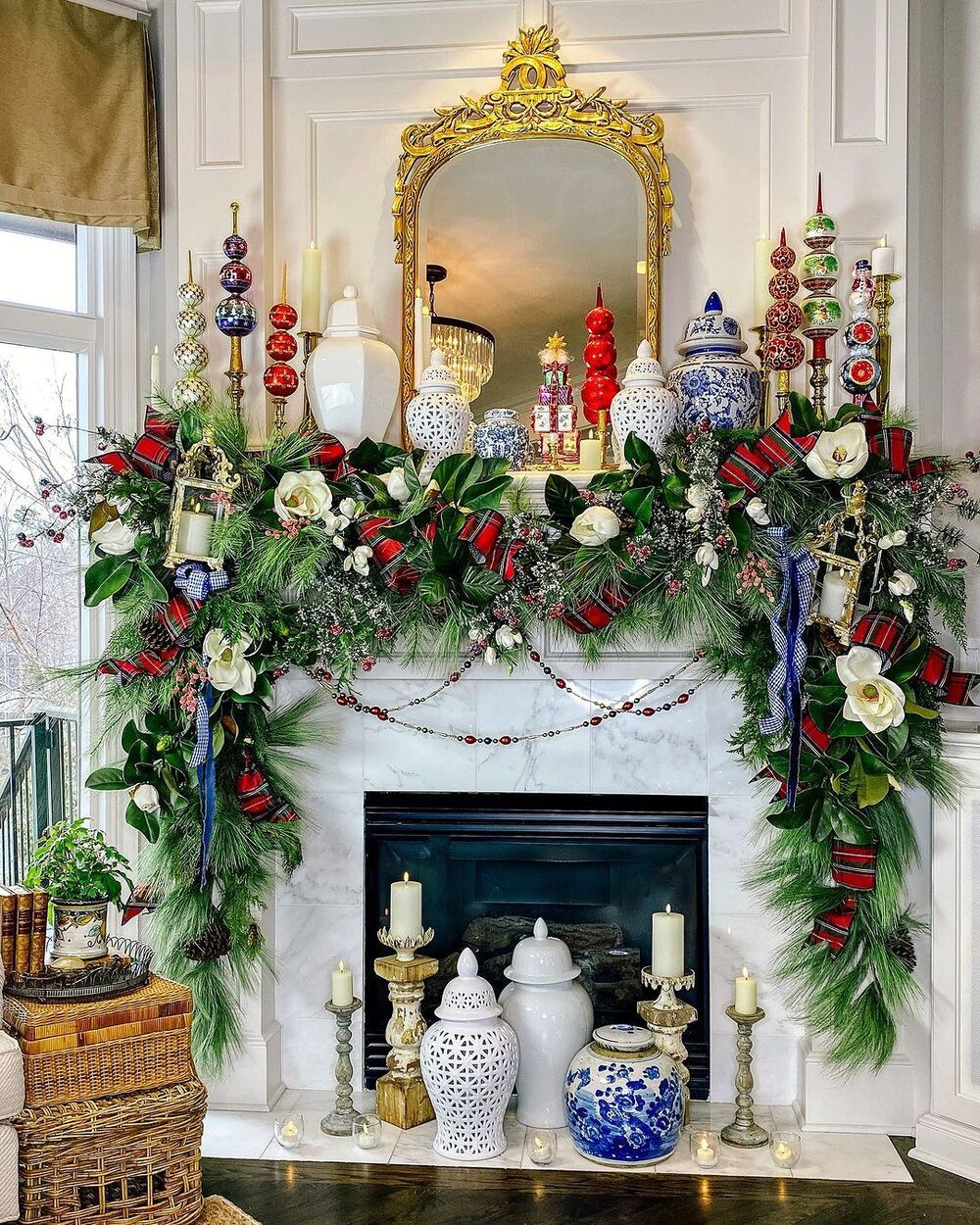 burgundy christmas decor 14